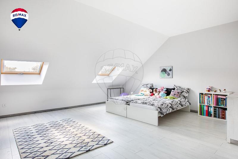 Atelier d'activités - 181 m² - 6 pièces