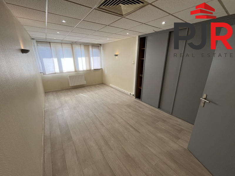 Local d'activités - 1 470 m²