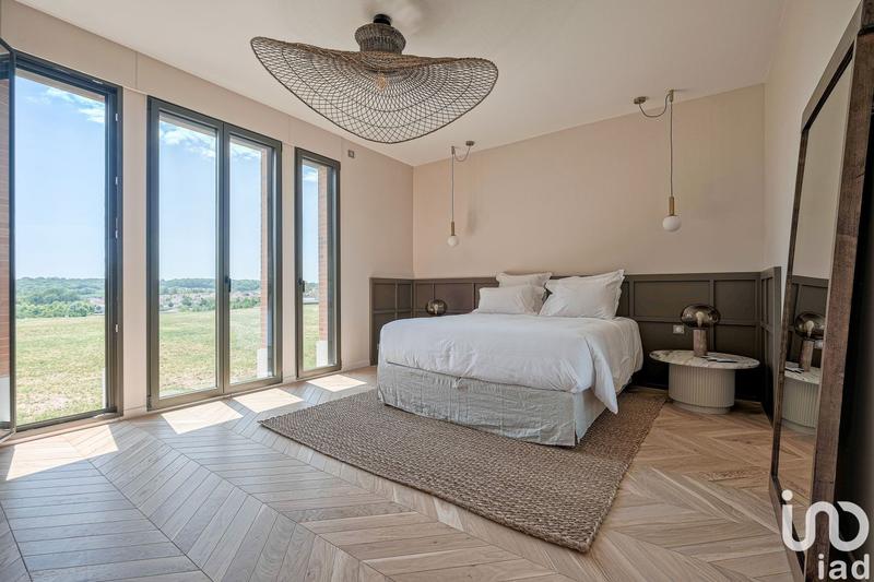 Maison - 355 m² - 9 pièces