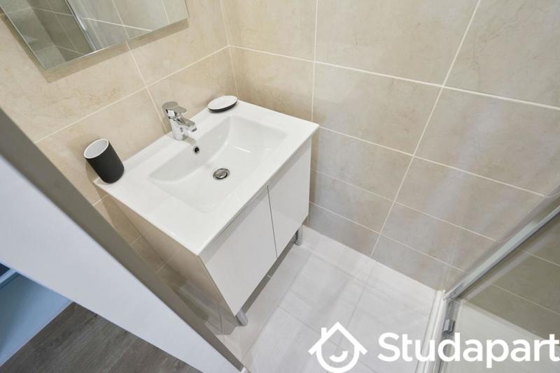 Chambre - 11 m² - 1 pièce