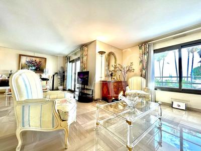 Appartement - 100 m² - 4 pièces