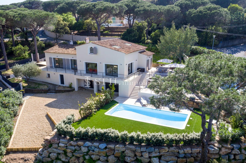 Villa - 270 m² - 6 pièces