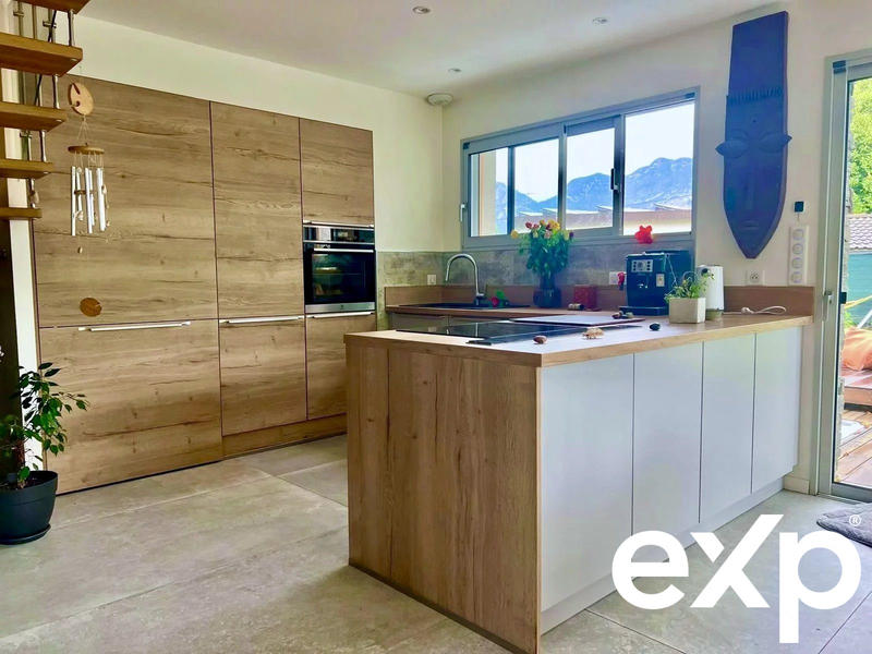 Villa - 138 m² - 6 pièces