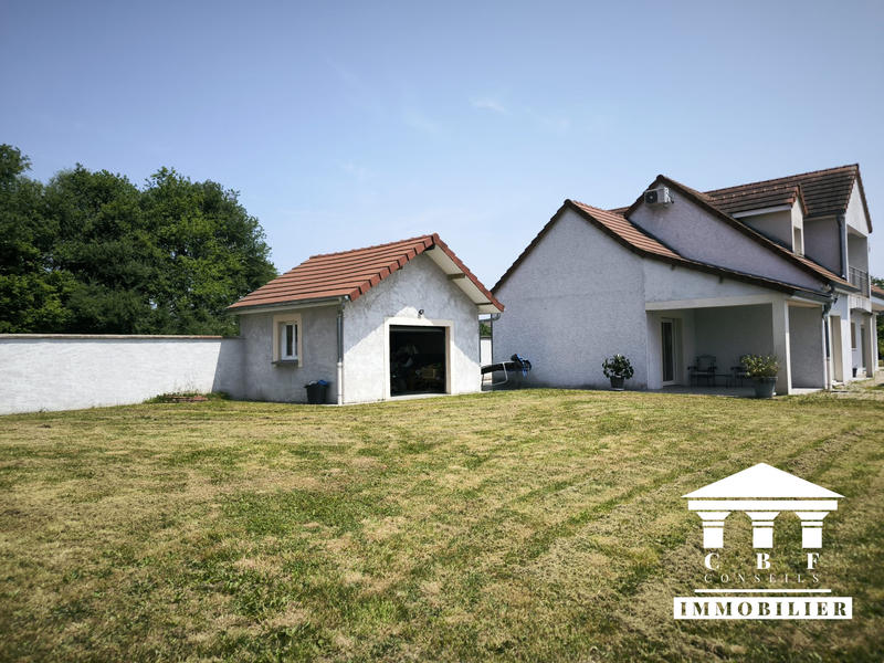 Villa - 225 m² - 8 pièces