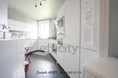 Appartement - 90 m² - 3 pièces