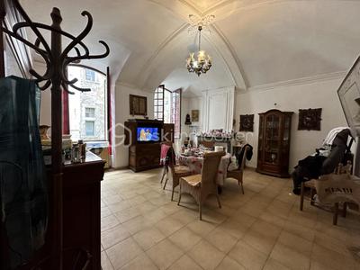 Maison en pierre - 340 m² - 8 pièces