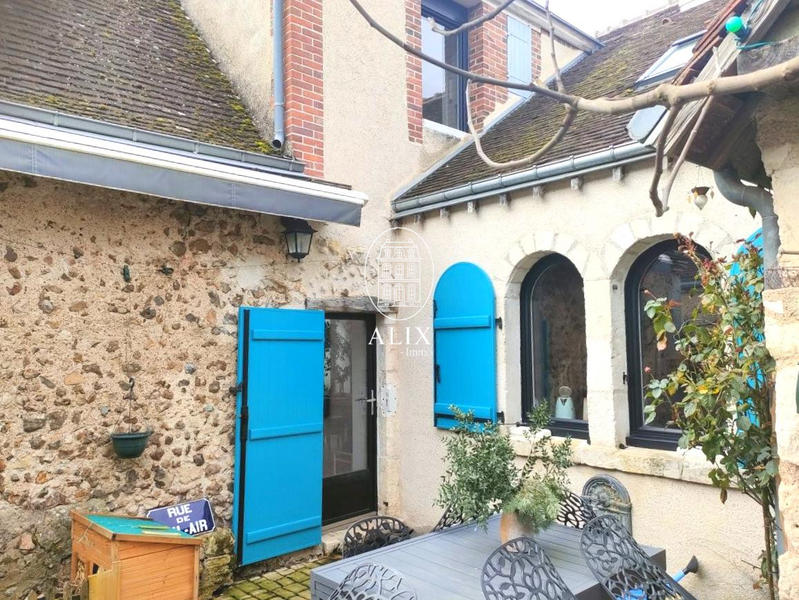 Maison ancienne - 182 m² - 6 pièces