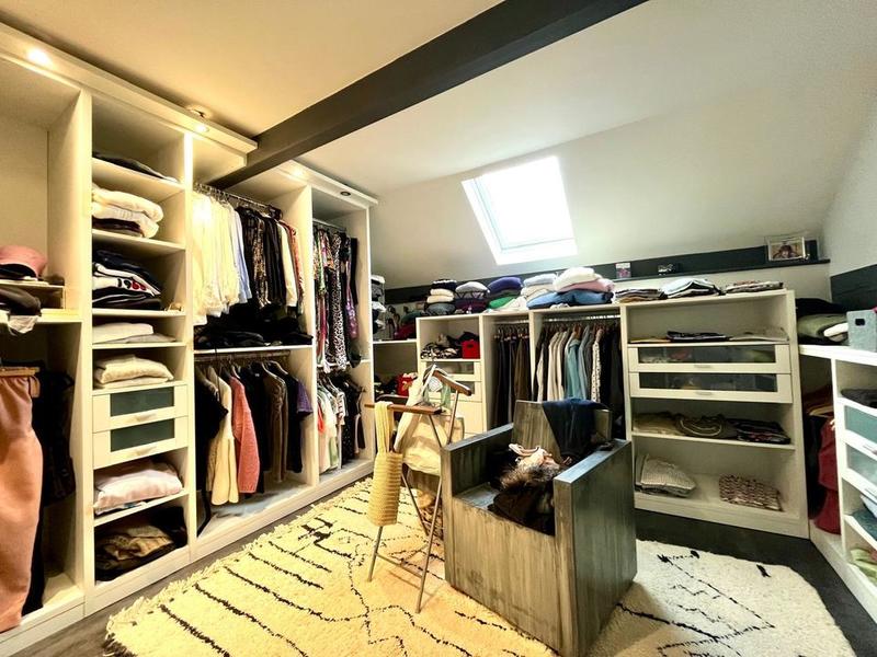 Maison - 407 m² - 9 pièces