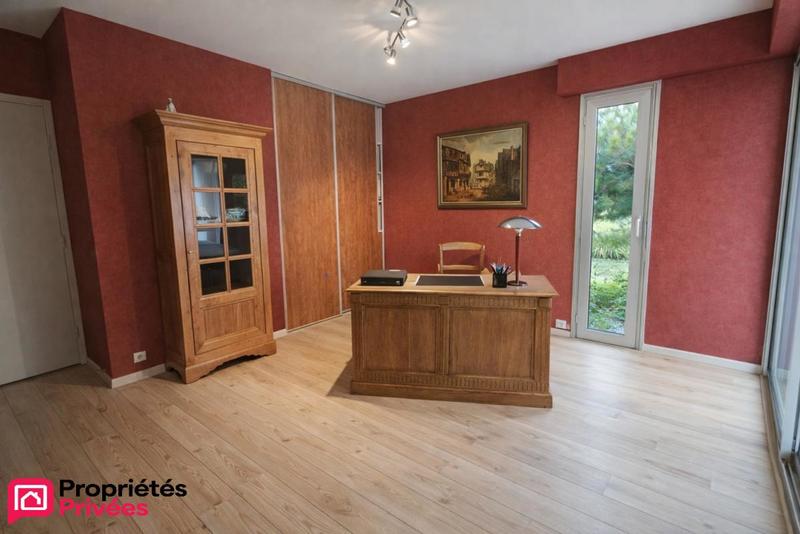 Maison - 229 m² - 9 pièces