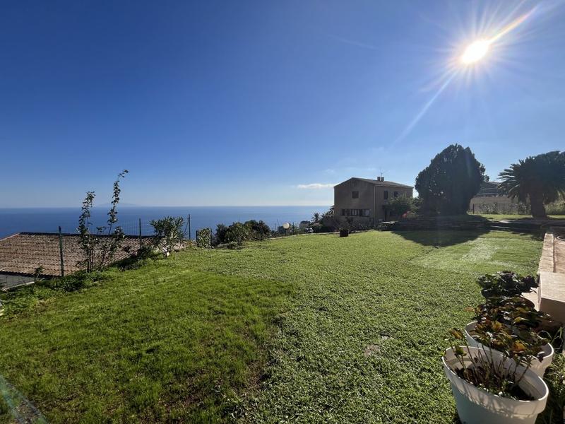 Villa - 196 m² - 6 pièces