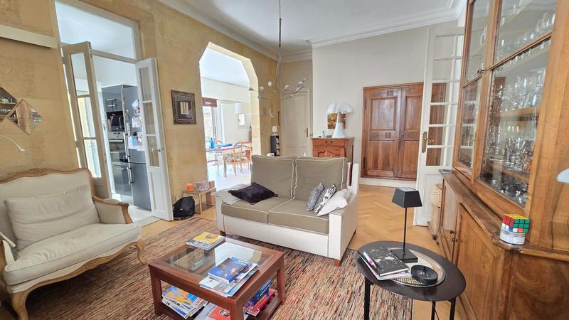 Villa - 183 m² - 8 pièces