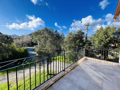 Maison - 160 m² - 8 pièces