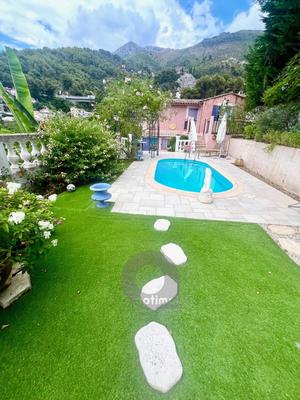 Appartement - 184 m² - 6 pièces