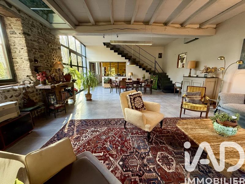 Maison - 228 m² - 7 pièces