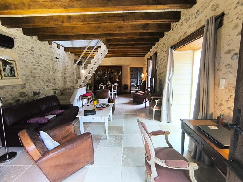 Maison - 180 m² - 7 pièces