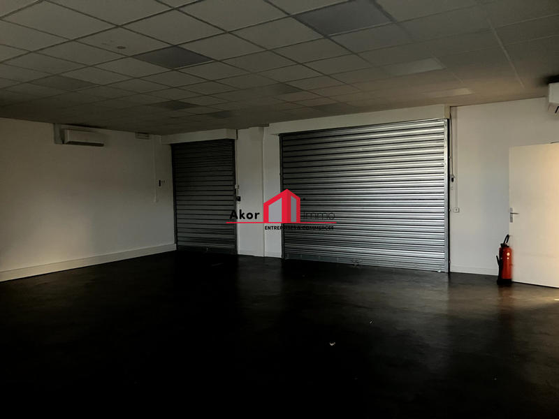 Local commercial - 668 m²