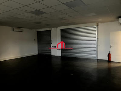 Local commercial - 668 m²