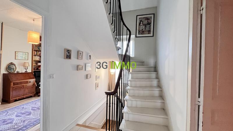 Maison - 224 m² - 8 pièces