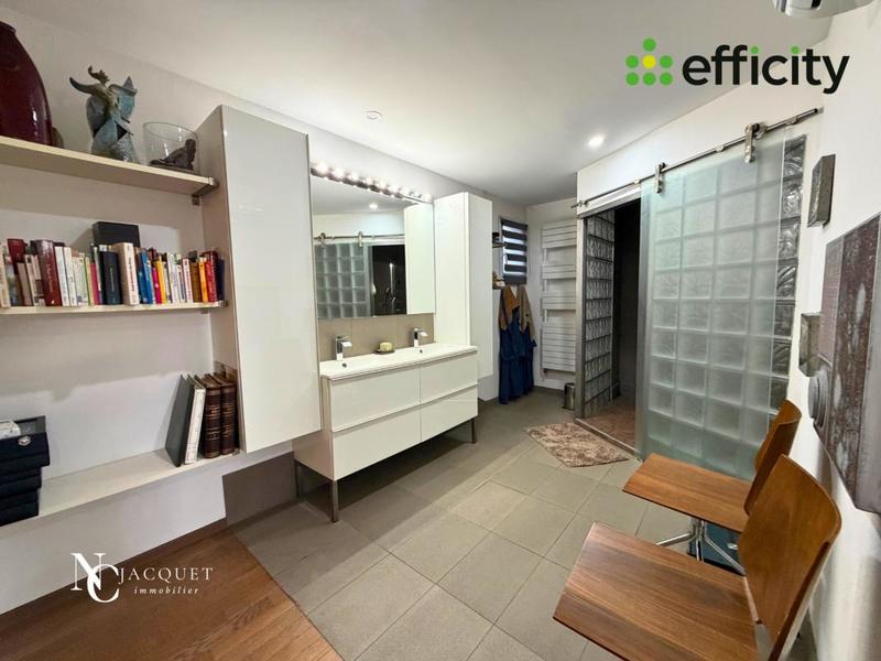 Villa - 200 m² - 8 pièces