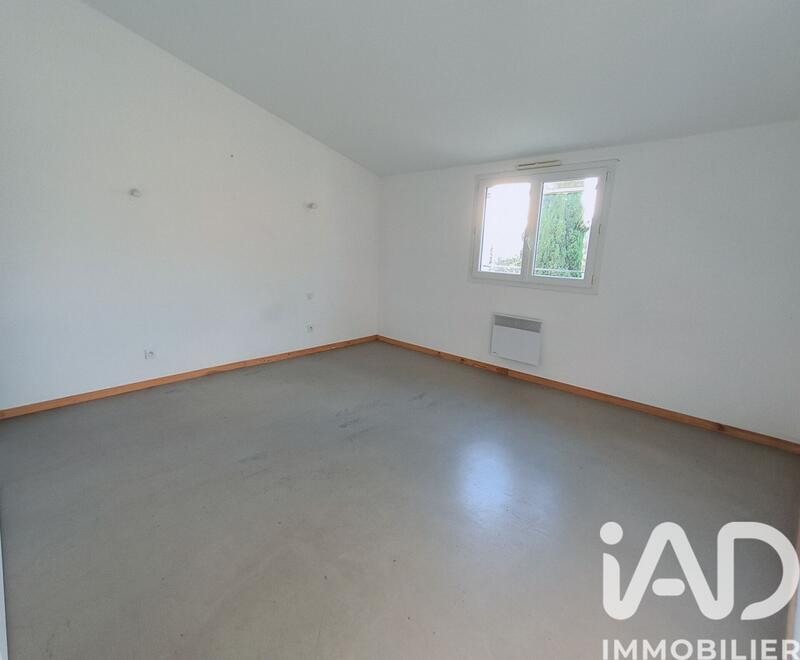 Maison - 280 m² - 13 pièces