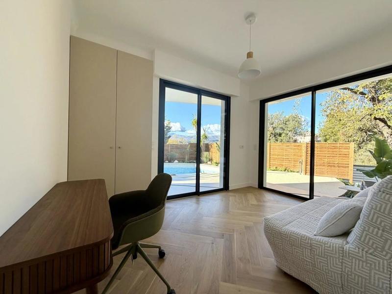 Maison - 212 m² - 6 pièces