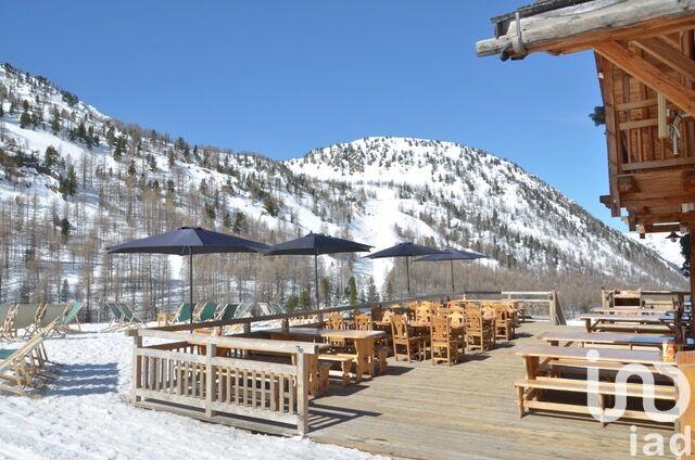 Maison - 250 m² - 9 pièces