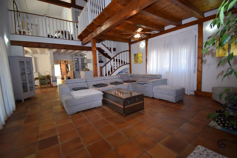 Maison - 210 m² - 5 pièces