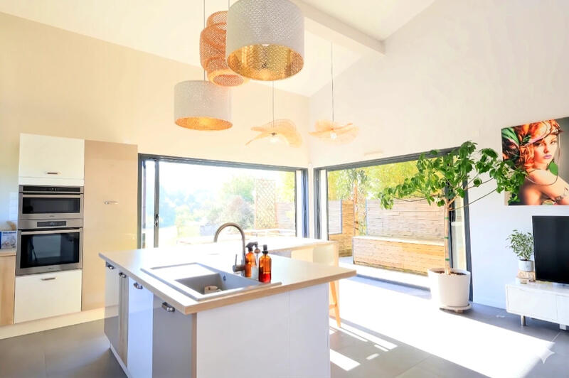 Maison - 142 m² - 5 pièces