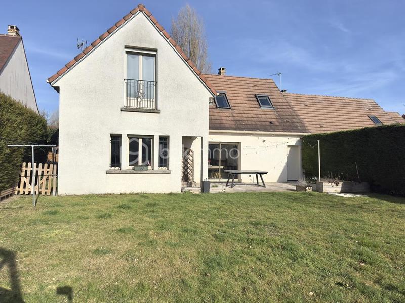 Maison traditionnelle - 130 m² - 6 pièces