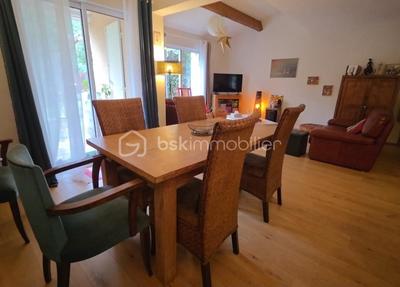 Maison - 95 m² - 5 pièces