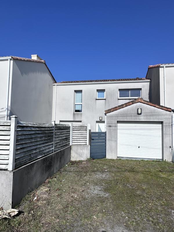 Maison - 92 m² - 5 pièces
