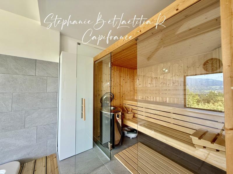 Propriété - 178 m² - 7 pièces