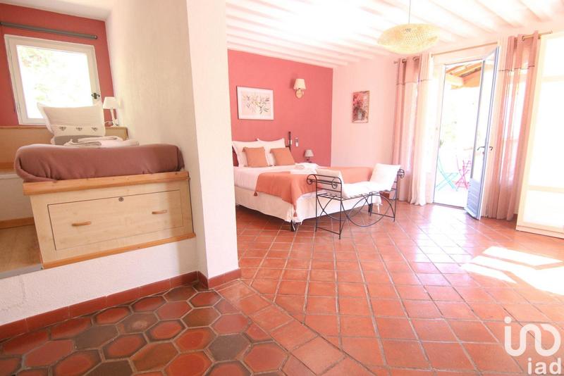 Local commercial - 675 m²