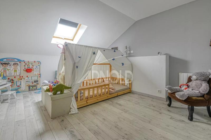 Maison - 220 m² - 9 pièces