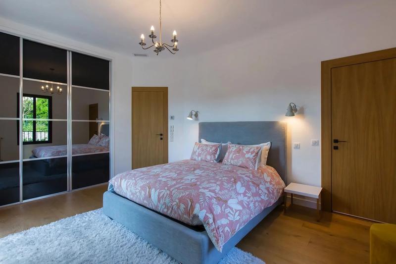 Villa - 300 m² - 6 pièces