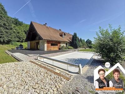 Local commercial - 245 m² - 10 pièces