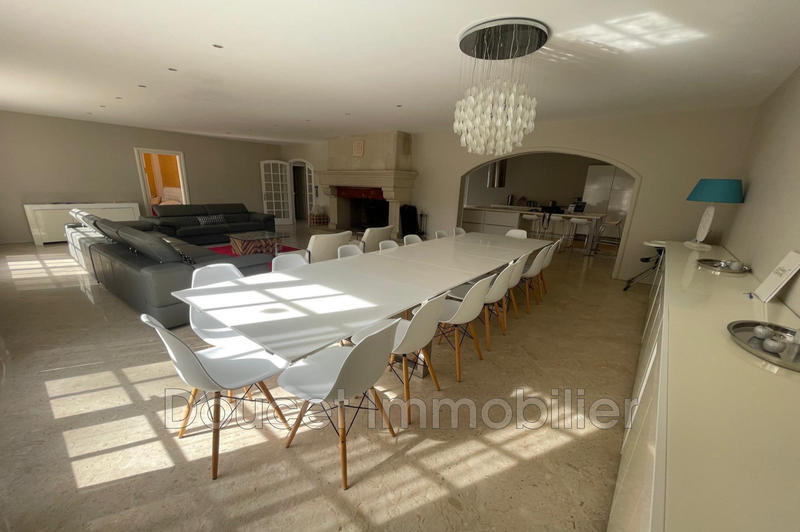 Maison - 350 m² - 9 pièces