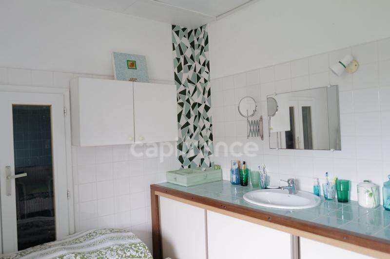 Propriété - 220 m² - 10 pièces