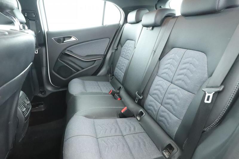 Mercedes Gla 180 d Inspiration 7g-Dct 109 ch