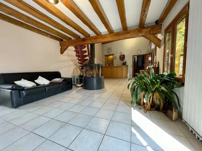 Maison - 223 m² - 7 pièces