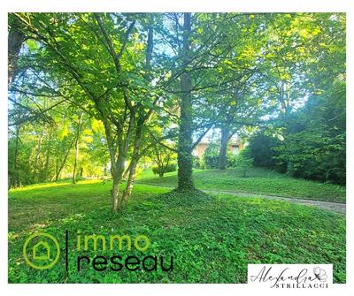 Maison - 240 m² - 8 pièces