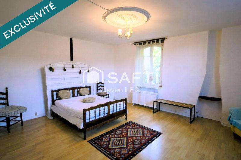 Maison - 295 m² - 9 pièces