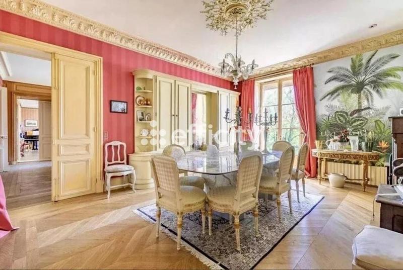 Château - 481 m² - 12 pièces