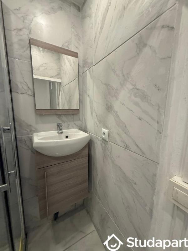 Chambre - 9 m² - 1 pièce