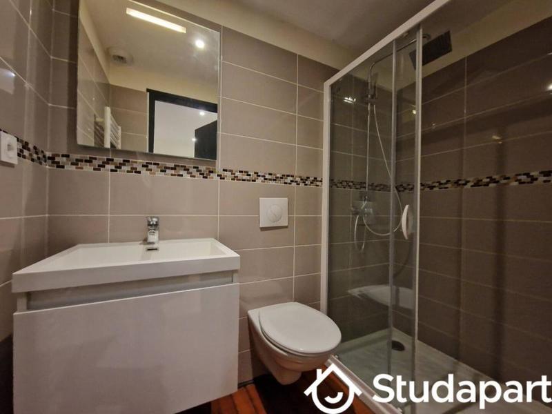 Chambre - 11 m² - 1 pièce