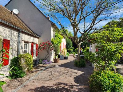 Maison - 201 m² - 7 pièces