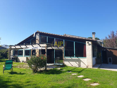 Maison - 227 m² - 6 pièces