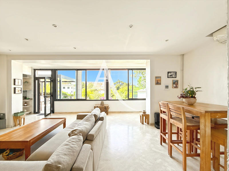 Maison - 201 m² - 5 pièces