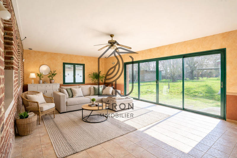 Maison - 274 m² - 5 pièces