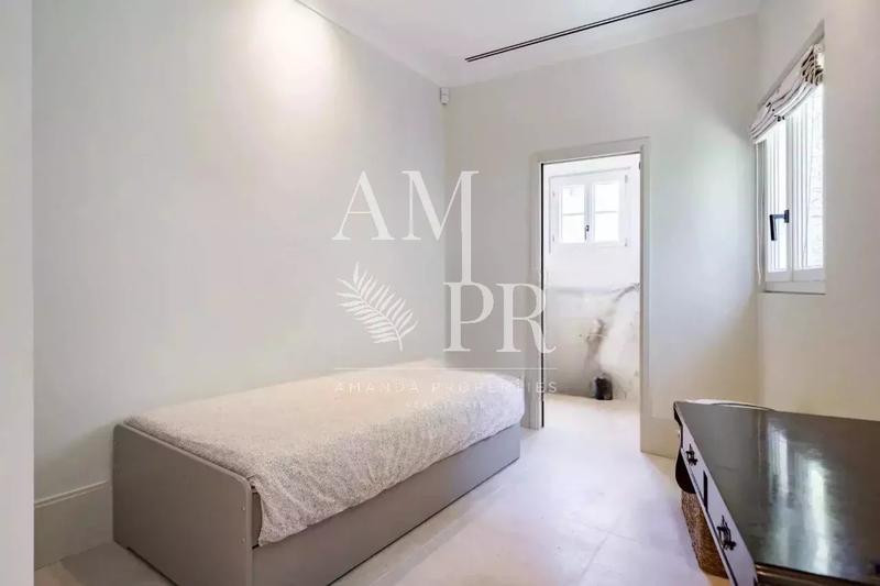 Maison - 300 m² - 8 pièces